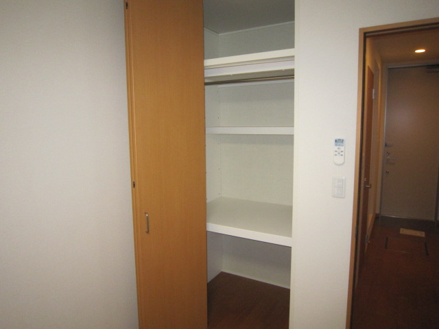 武蔵野市境南町５丁目の賃貸マンションの収納