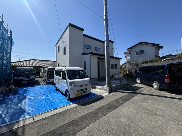 【前面道路含む現地写真】 | 新築　高崎市剣崎町 全3区画　1号棟 | 現地写真　北側接道幅員約4.1ｍ