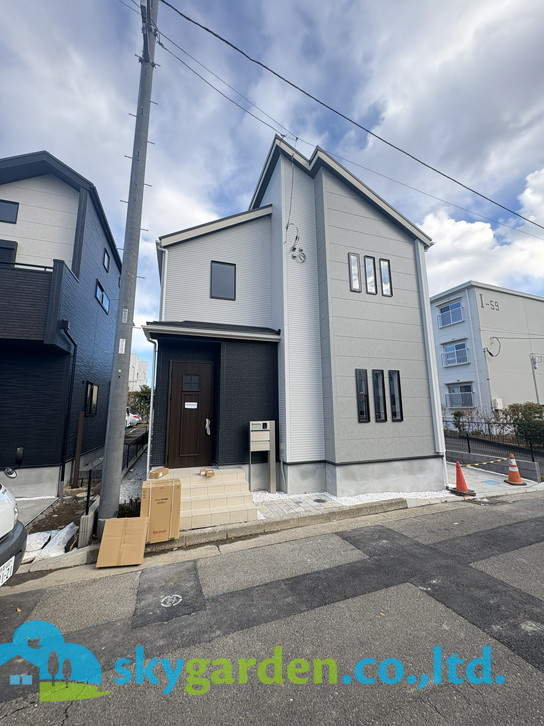 茅ヶ崎市松が丘2丁目　全2棟2号棟の前面道路含む現地写真|前面道路含む現地写真です