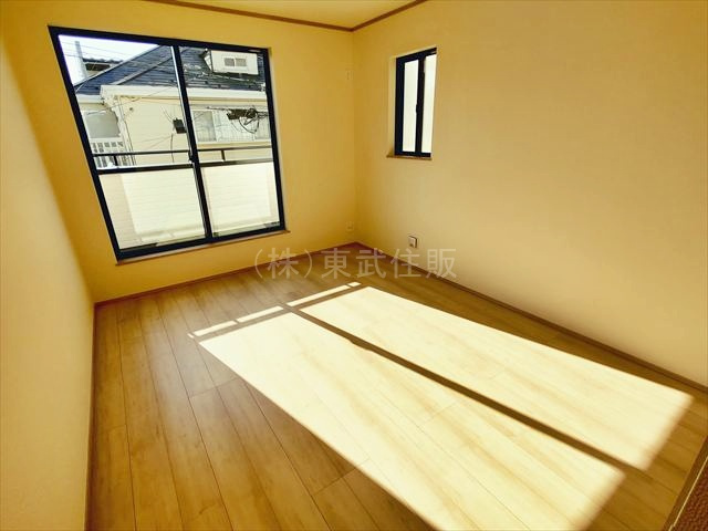 【寝室】 | ふじみ野市上福岡第1期　全2棟　B号棟 | 2階南西側6.75帖洋室　主寝室としてお使いいただけます