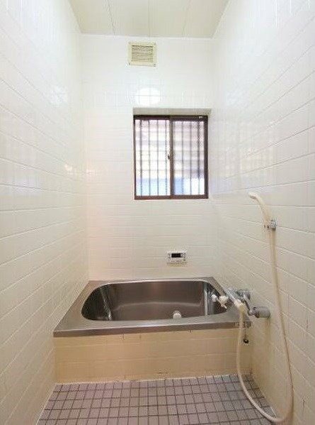 大谷町貸家の浴室