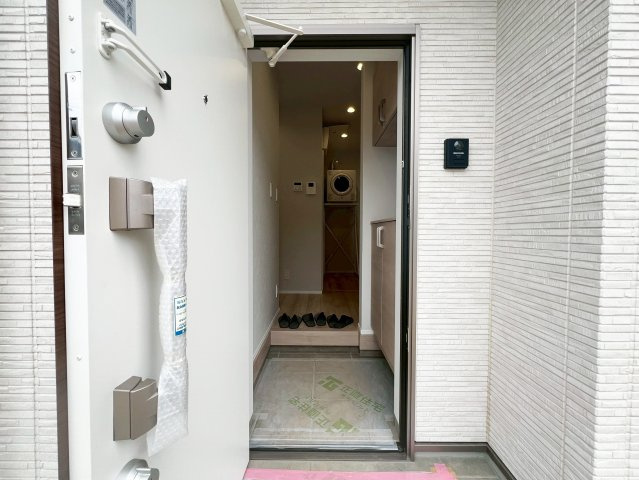 アバンギャルド・インターの玄関