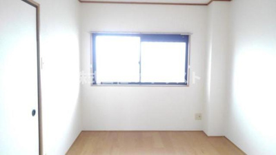 【寝室】 | ヴィラージュ