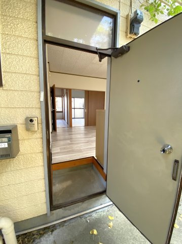 ハイツはぎの玄関