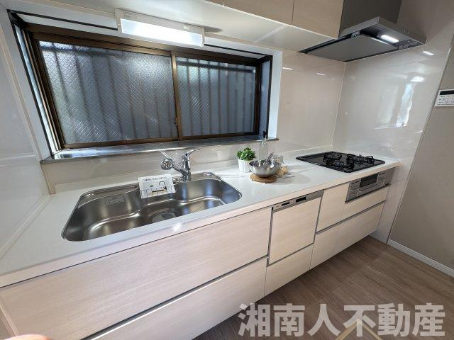 平塚市御殿1丁目　中古一戸建てのキッチン|キッチンでお料理をお楽しみください