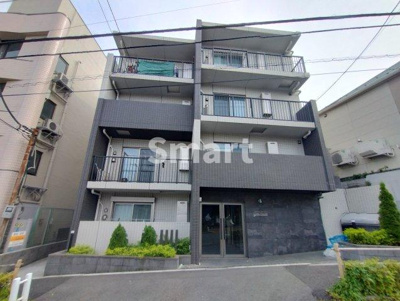 【外観】 | Village Planche | ビラージュ・プランシュは、重厚感あるRC造の築浅マンションです。