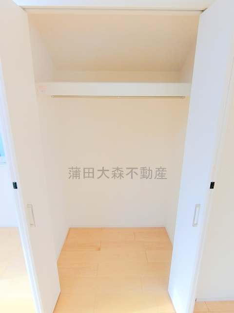 山王2丁目戸建の収納|洋室12.4帖の収納　クローゼット