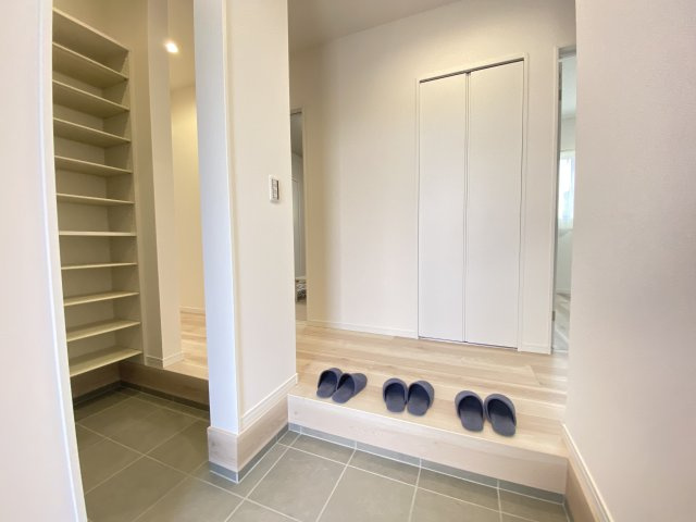 【玄関】 | トレステージ日赤病院前