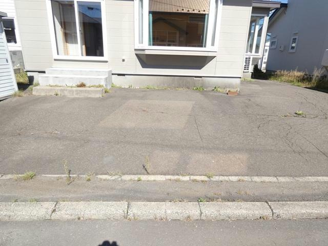 芦野１－９－１１貸家の駐車場