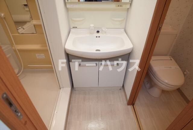 船橋市東船橋４丁目の賃貸マンションの洗面所