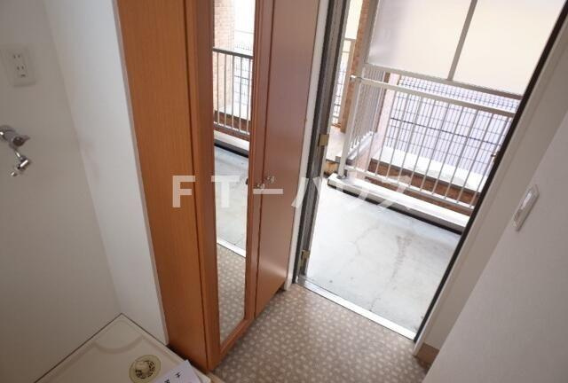 船橋市東船橋４丁目の賃貸マンションの玄関