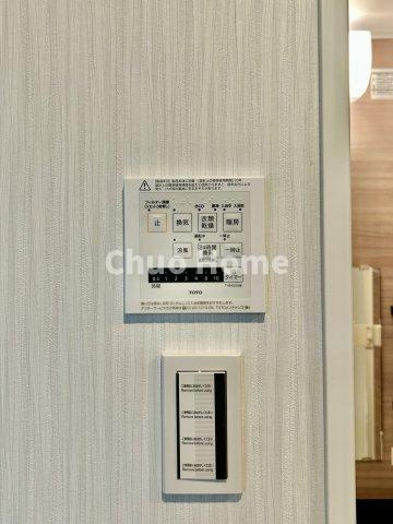 レジェンド浅草の内装|【浴室乾燥機】暖房・冷風・換気・乾燥が可能です。毎日を快適に過ごせるうれしい機能が揃っています。雨の日の洗濯物も安心です。