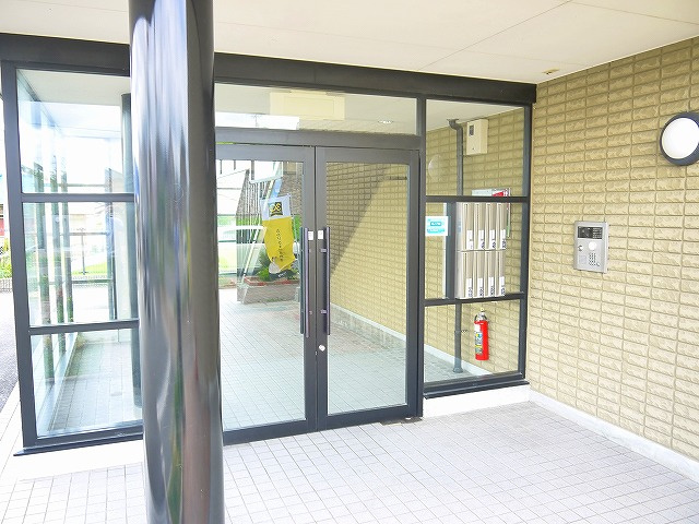 ラッフィナートレジデンスのエントランス|建物の内部です