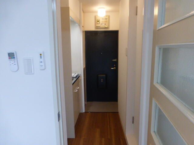 サンウィング南行徳　３０２の玄関