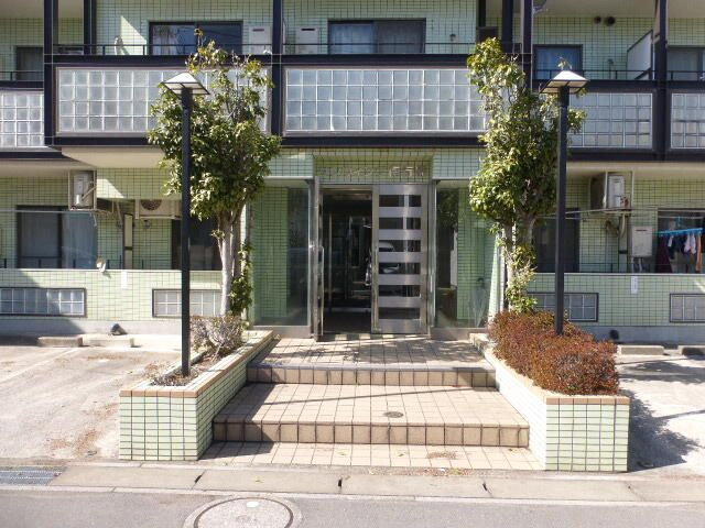 サンウィング南行徳　３０２のエントランス