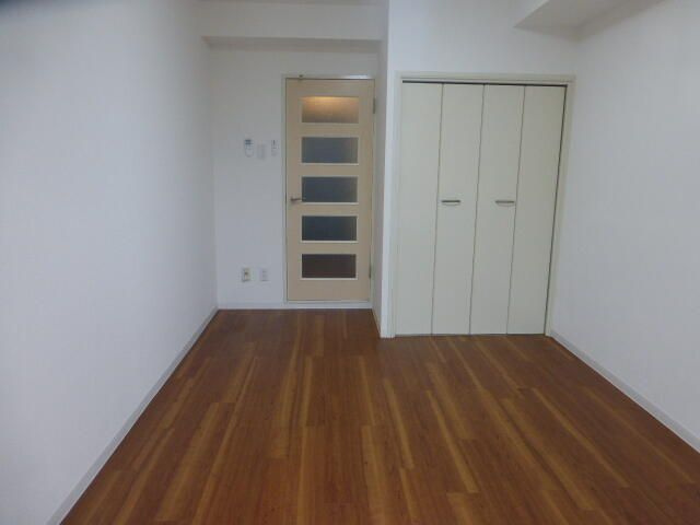 サンウィング南行徳　３０２の寝室