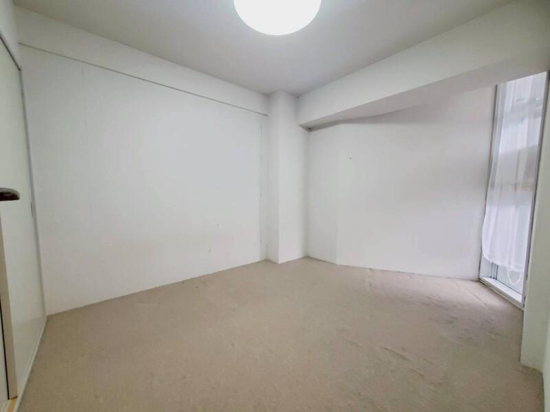 アーネスト針木の洋室