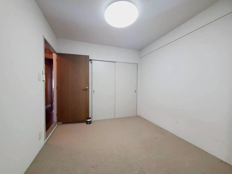 アーネスト針木の洋室