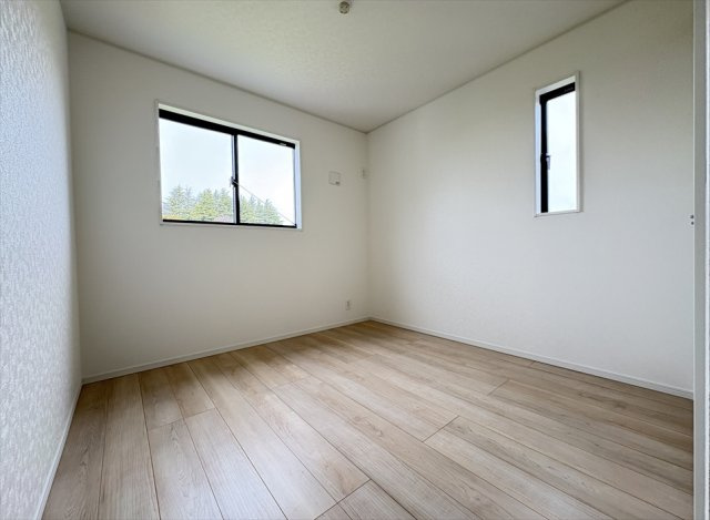 【洋室】 | 富士見市水谷東1丁目　新築一戸建住宅　全2棟　(志木本店) | 洋室5帖／防犯カメラ付きの新築一戸建住宅。