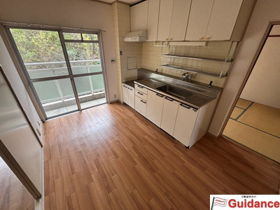 【居間・リビング】 | 奈良市あやめ池南四丁目一棟マンション