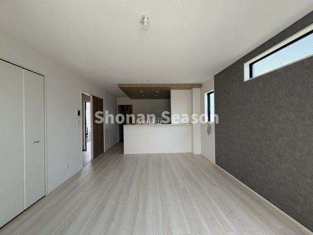【居間・リビング】 | 自分の目で見て納得してから購入できる建売住宅◎
内見することで、実際の生活がイメージできますよ♪