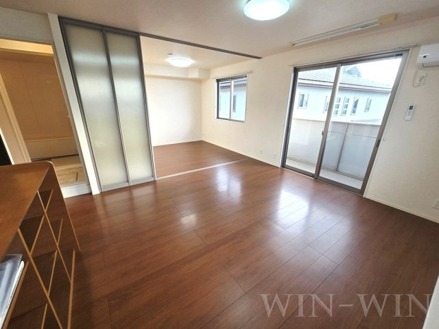 ロイヤルウィットの居間・リビング