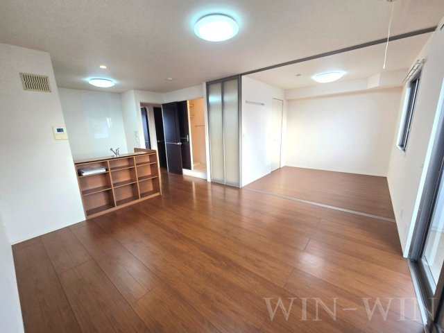 ロイヤルウィットの居間・リビング