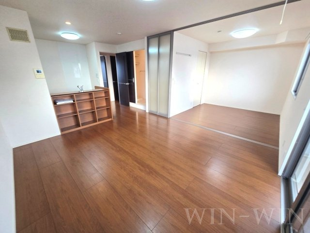 ロイヤルウィットの居間・リビング