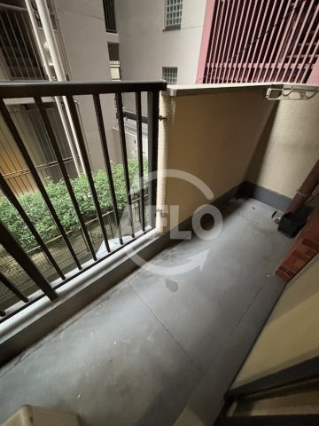 ライオンズマンション上六　五条小学校区のバルコニー|ライオンズマンション上六　バルコニー