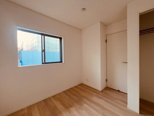 【洋室】 | 杉並区浜田山１丁目　新築戸建て | 家具の配置もしやすく自分時間も快適に過ごせる洋室です