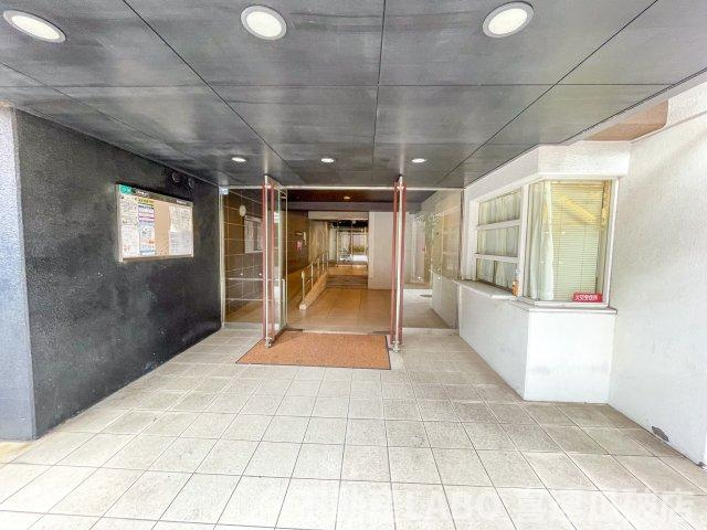 ピカソ平野のエントランス