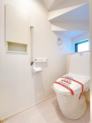 【トイレ】 | 高崎市下小鳥町　新築住宅 | 清潔感にあふれた空間と機能的な洗浄装置。毎日何度も使う場所だから快適に。便利に。