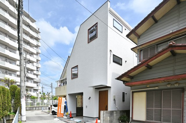 ハッピータウン伊丹市池尻6丁目新築一戸建て│3SLDK+t駐車1台可