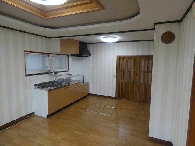 愛国東４－２７－１貸家の居間・リビング