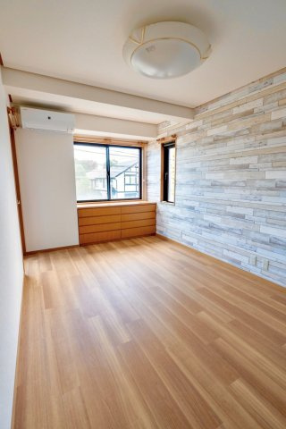 ラレーブ豪徳寺Ⅱの洋室|２階