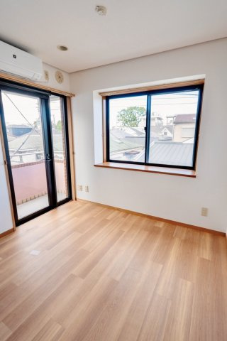 ラレーブ豪徳寺Ⅱの洋室|２階