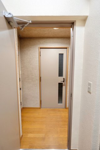 ラレーブ豪徳寺Ⅱの玄関