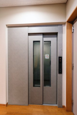 ラレーブ豪徳寺Ⅱの内装|居住内エレベーター