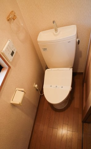 ラレーブ豪徳寺Ⅱのトイレ|１階