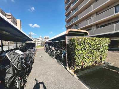 【駐輪場】 | フェアコート北花田 | 駐輪場に屋根があるので、雨の日に自転車が濡れにくく嬉しいですね！