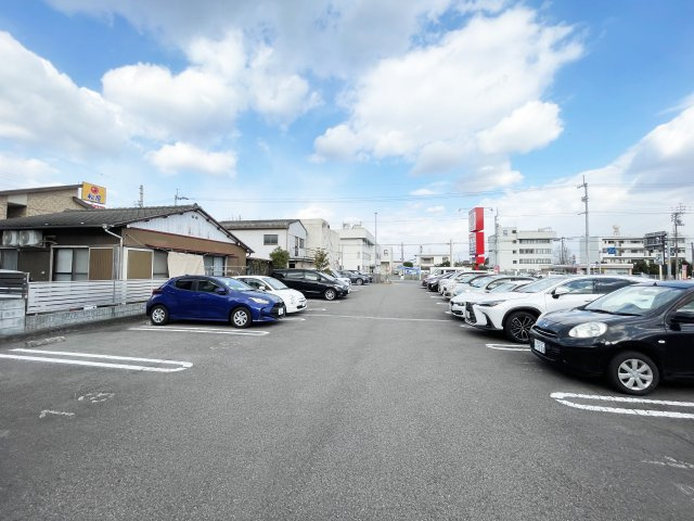 ＢＥＲＥＯ　ＡＫＵＩの駐車場