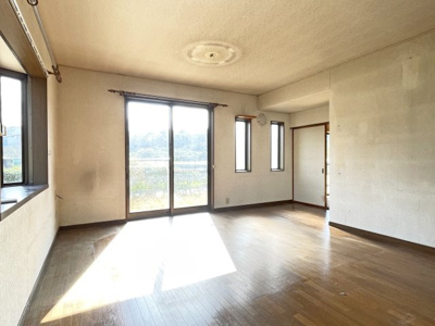 【居間・リビング】 | 四日市市桜新町２丁目 | ＬＤＫ