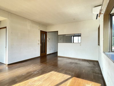 【居間・リビング】 | 四日市市桜新町２丁目 | ＬＤＫ