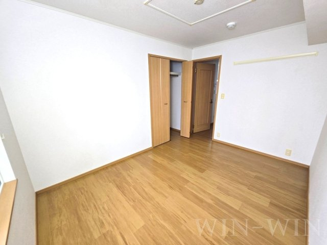 メロウ ブリーズの洋室