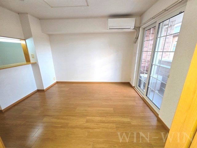 メロウ ブリーズの居間・リビング