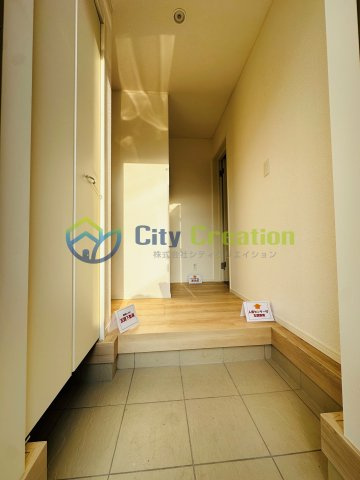 中郡大磯町国府本郷第19　新築一戸建ての玄関