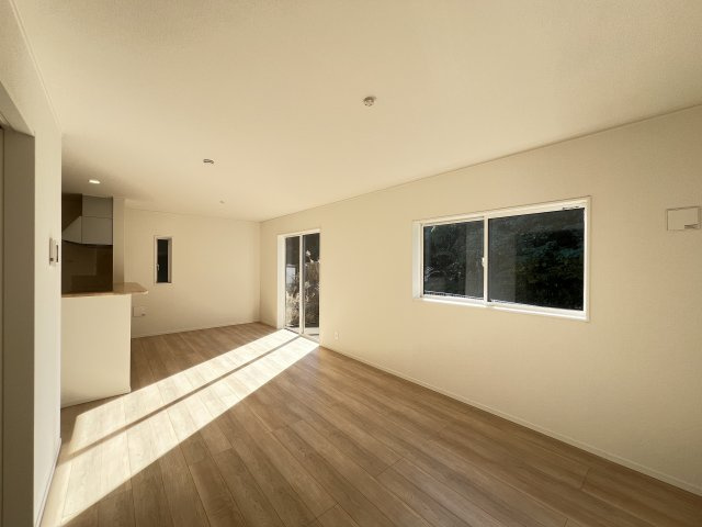 香芝市北今市 第4の居間・リビング|明るく開放的なLDKです