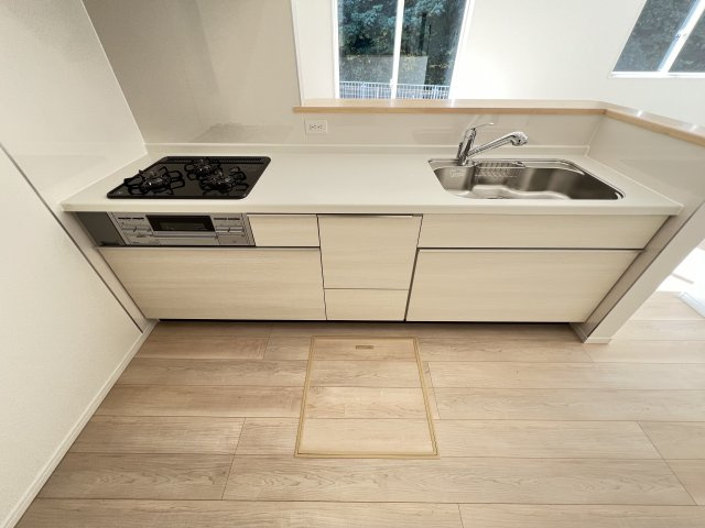 香芝市北今市 第4のキッチン|お子様の様子も確認しながら料理できますね