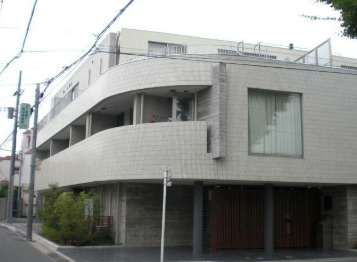 【外観】 | EL COURT WADA | 鉄筋コンクリート造のがっちりとした建物。