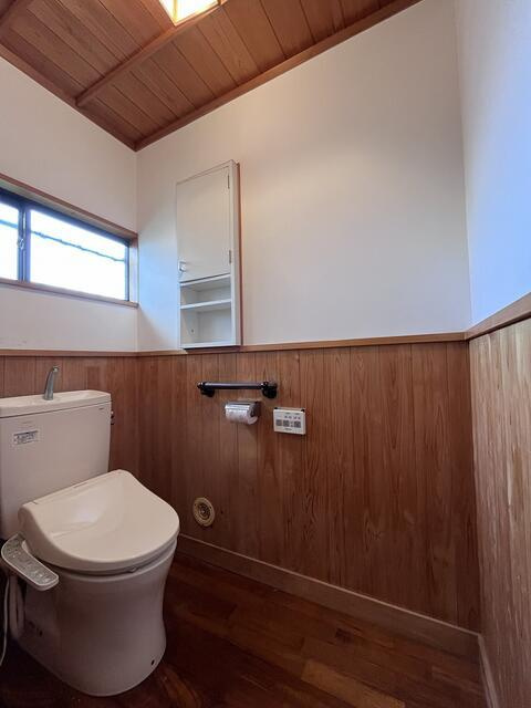 静岡市清水区三保の中古一戸建のトイレ